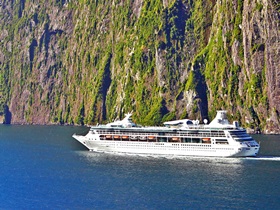 Cruise ship in Milford Sound, Fiordland National Park, New Zeala